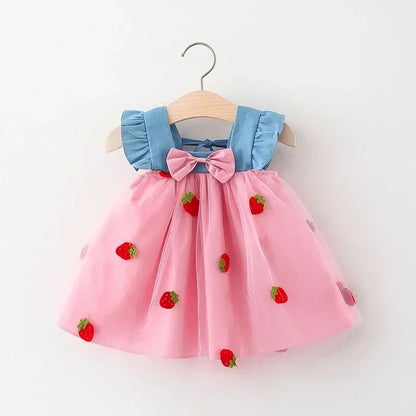 (0-3 años) novedad de verano, vestido para niñas, vestido pequeño con manga voladora y lazo para niños, vestido de princesa fresco con fresas bordadas