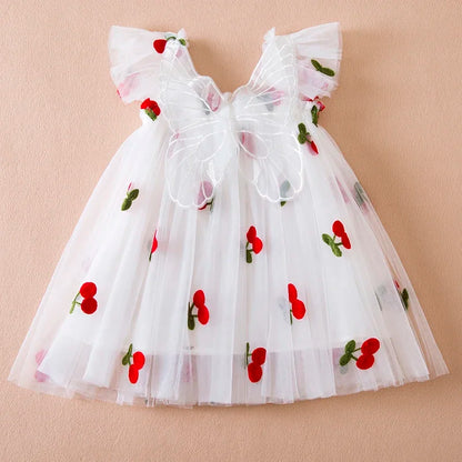 Vestido nuevo de verano para niñas, vestidos de princesa de malla con bordado de fresa y lazo de manga voladora, ropa para niñas de 1 a 5 años