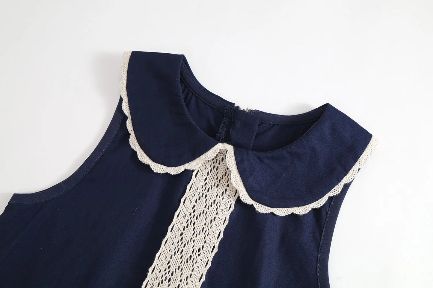Vestido de retazos de encaje para niños verano 2025 nueva falda de chaleco sin mangas de encaje de estilo Retro para niñas