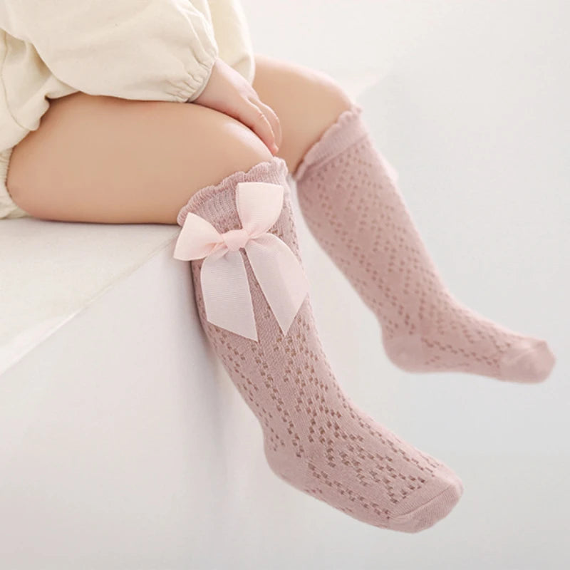 Calcetines de verano para niñas pequeñas, calcetín largo con lazo para niños hasta la rodilla, medias de malla de algodón suave, calcetines de encaje calados de estilo español de 0 a 3 años