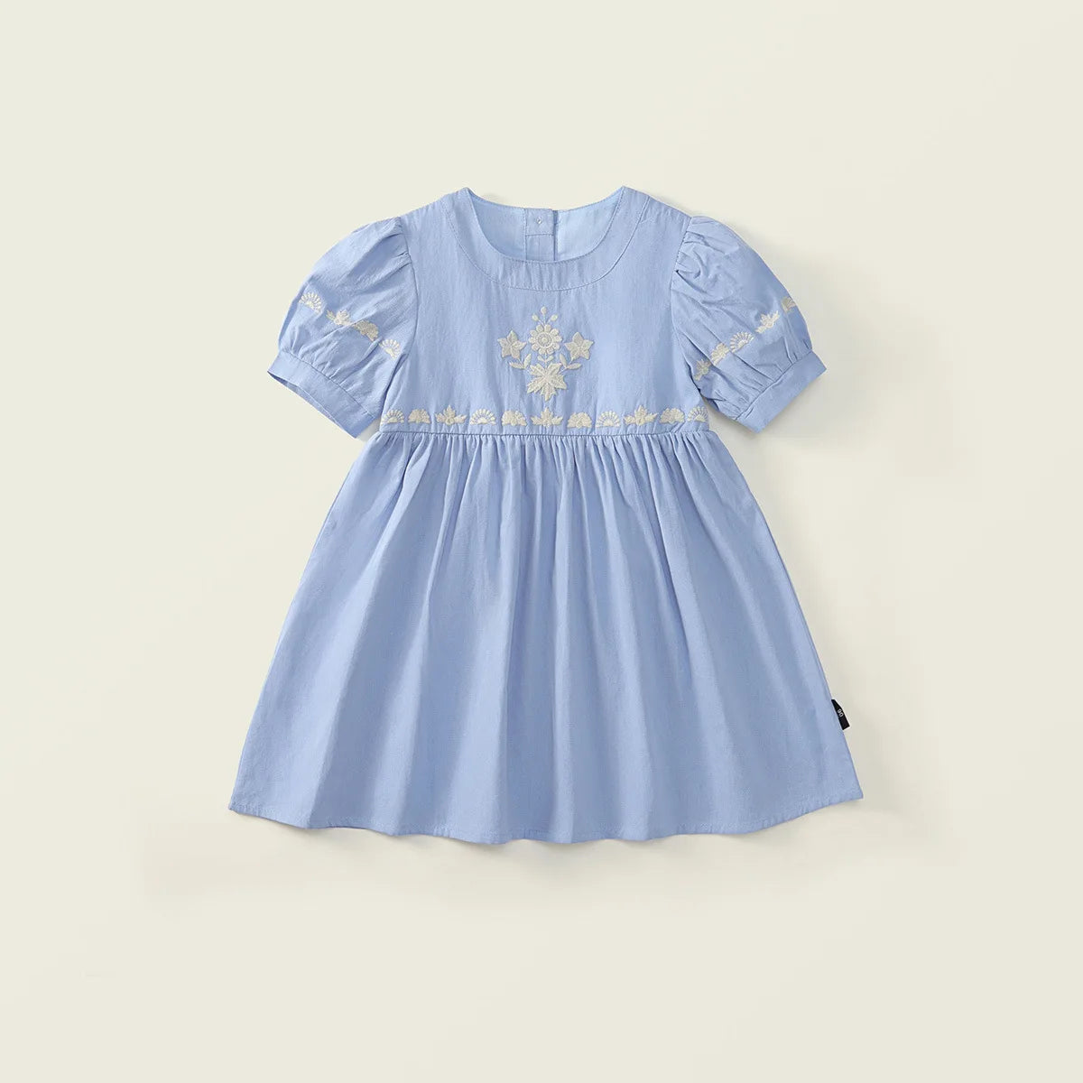 Vestido de Verano 2025 para Niña – Bordado Azul Cielo, Estilo Princesa con Mangas Cortas Abullonadas